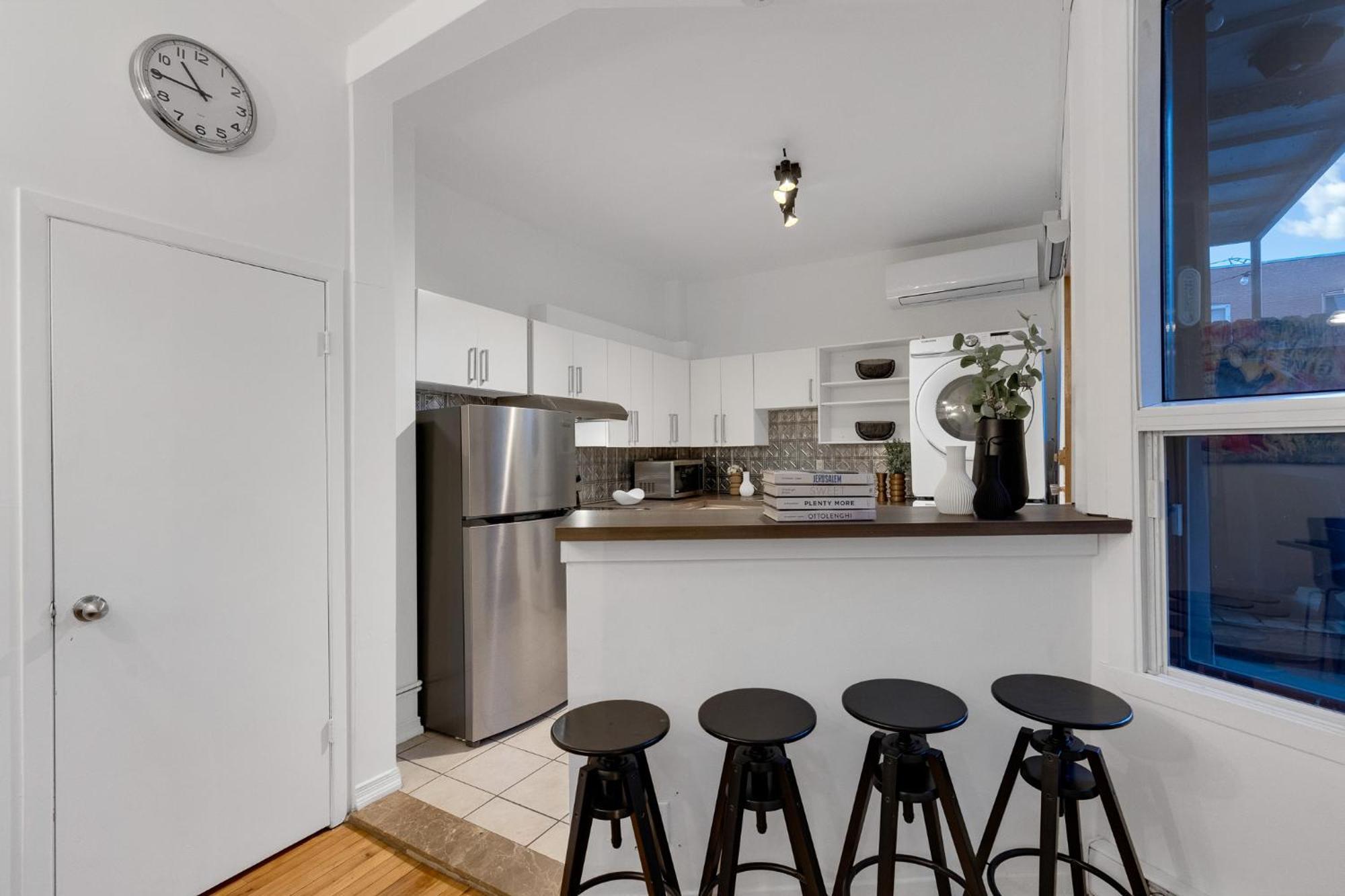 Liv Mtl Avenue Aparthotel Монреал Екстериор снимка